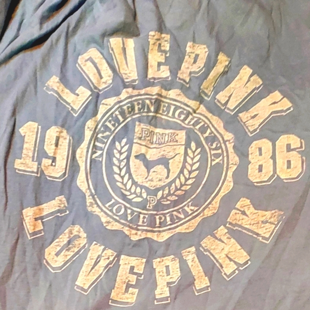 (XL) vs PINK tee